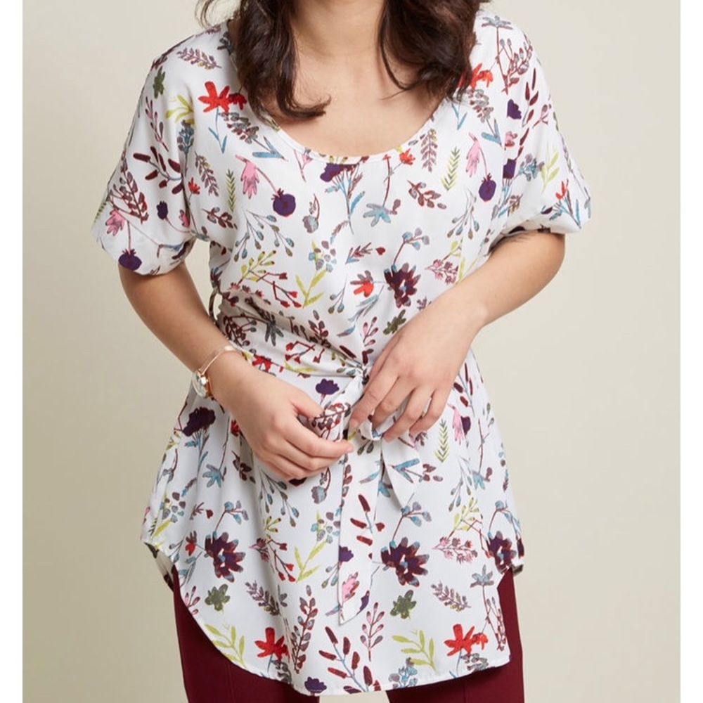 Size S Medium Format Memory Tunic in Sprigs